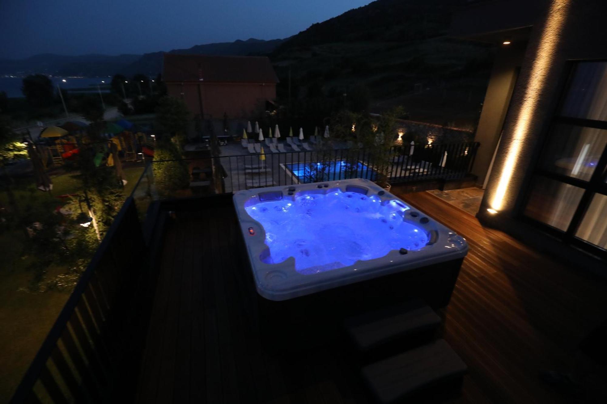 Toka Restaurant Hotell