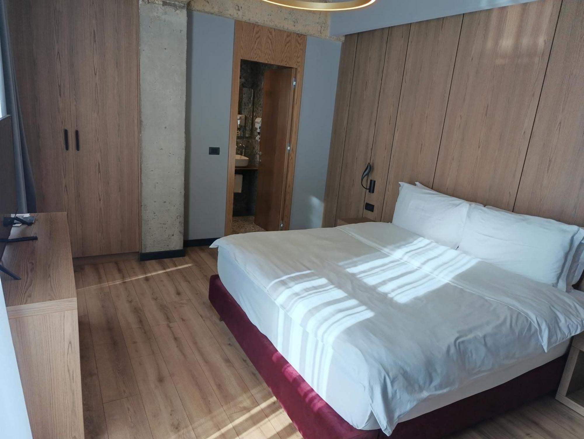 Toka Restaurant Hotell