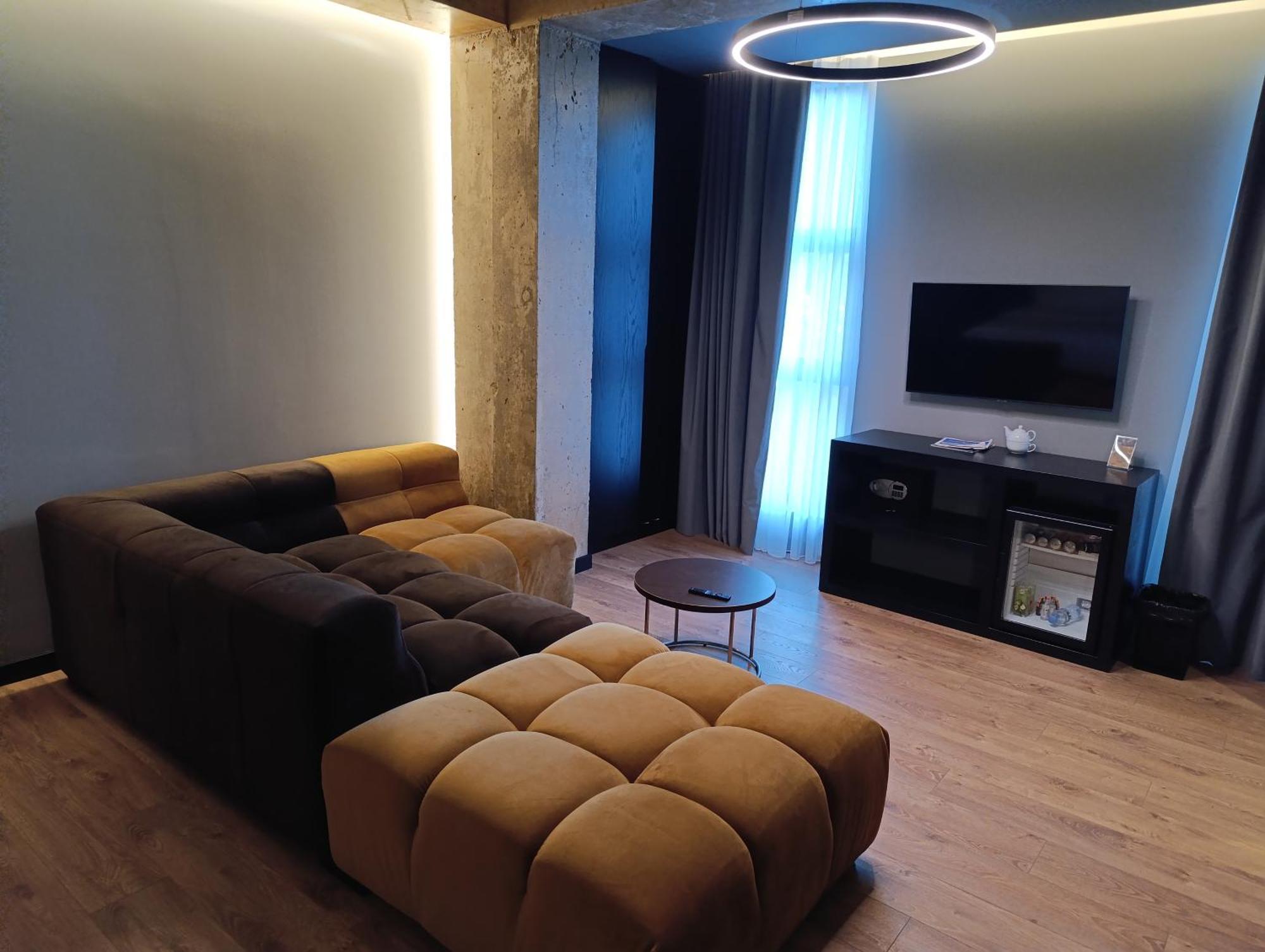 Toka Restaurant 5* Udenisht