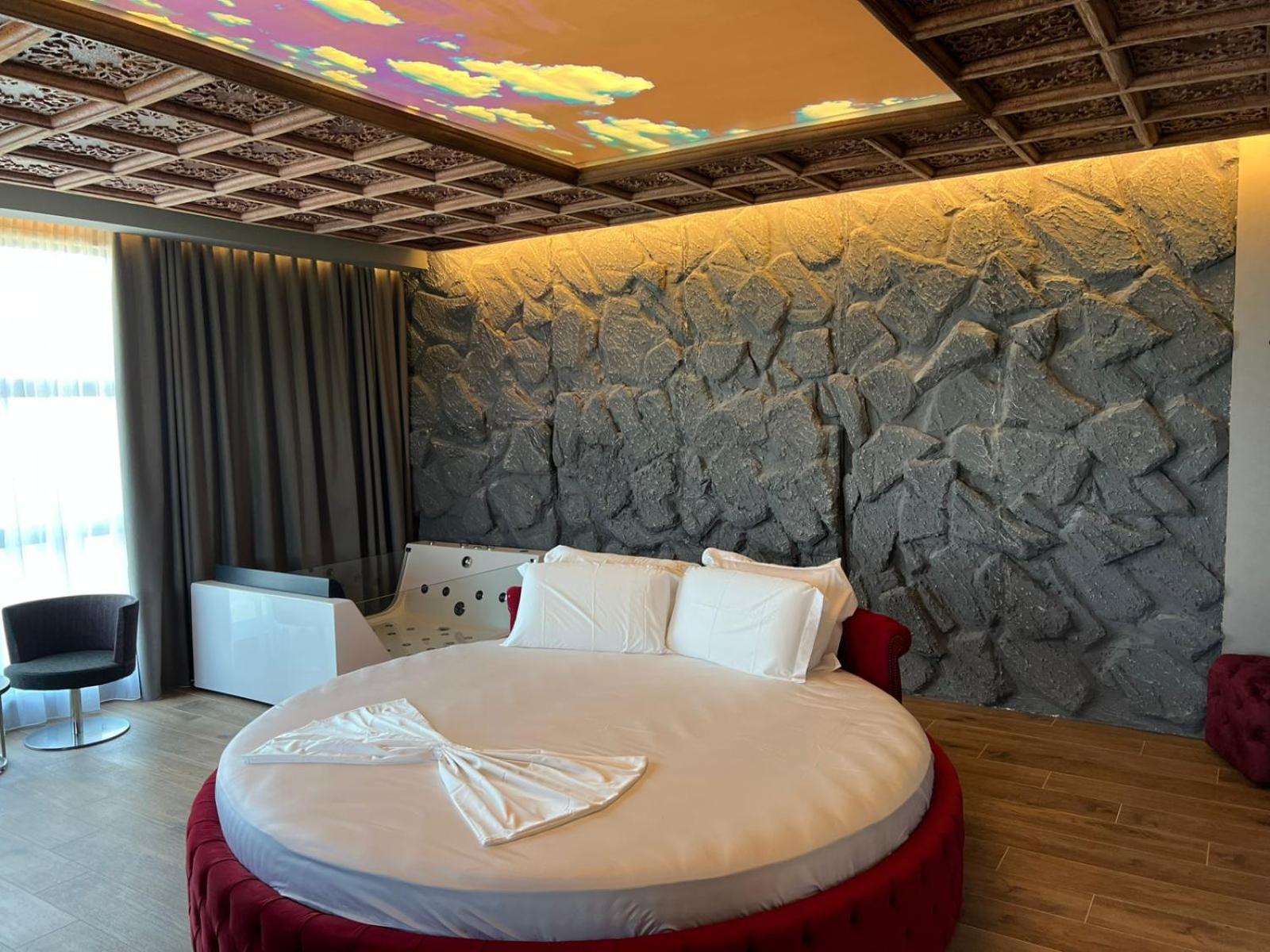 Toka Restaurant Hotell