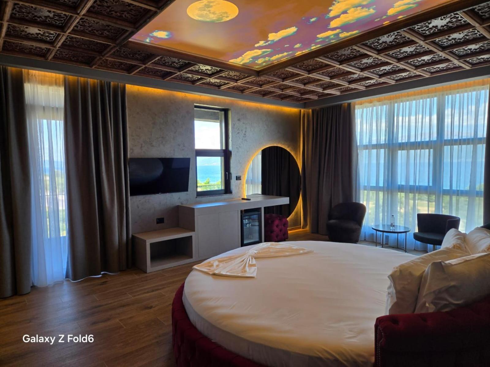 Toka Restaurant 5* Udenisht